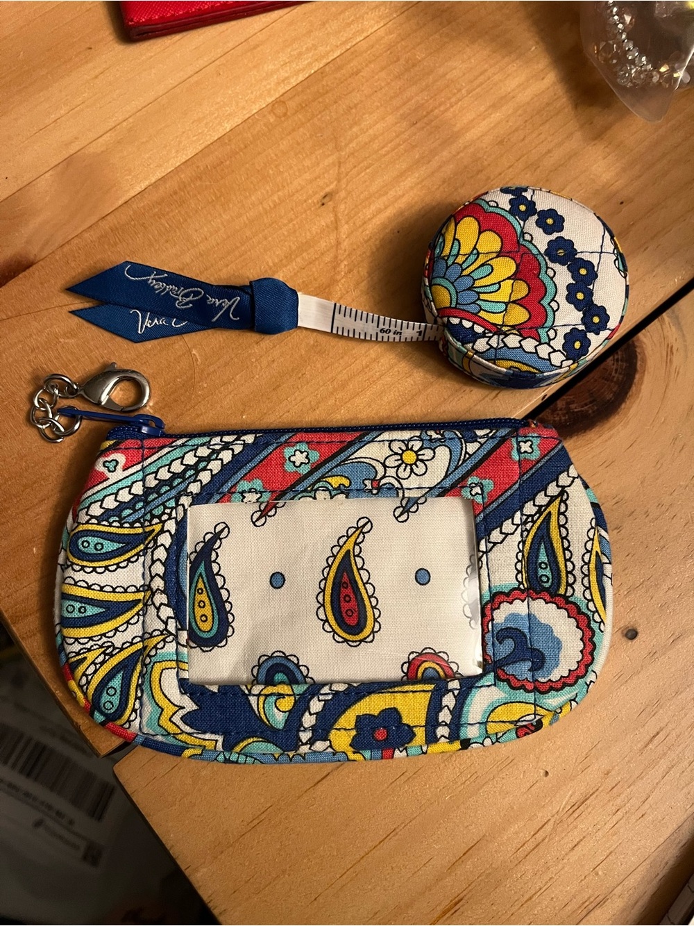 Vera Bradley Matching Zip Card Wallet and Measuring Tape - Picture 2 of 8
